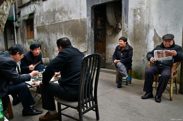 向中老年人提出建议:如果条件允许，多吃这些东西比吃鲍鱼燕窝好。 