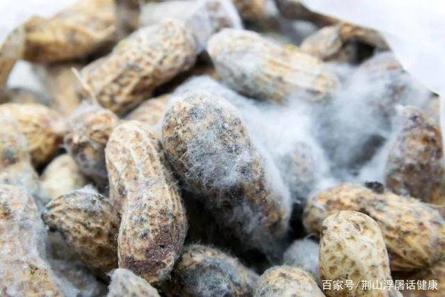 致癌物质是如何致癌的？来源有哪些？医生提醒你远离四种常见致癌物。 