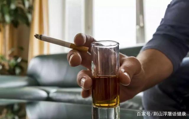 致癌物质是如何致癌的？来源有哪些？医生提醒你远离四种常见致癌物。 