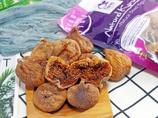 什么是女孩在例假期间流出的血凝块？建议女性饮食护理子宫。 